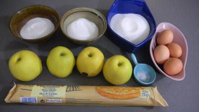 Ingrédients pour la recette : Tarte tatin meringuée