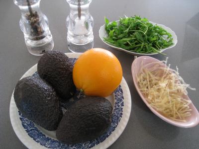 Ingrédients pour la recette : Spaghettis moléculaires aux avocats