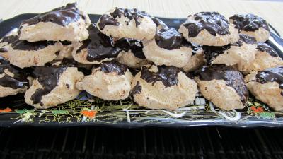 petits fours sucrés : Plateau de rochers à la noix de coco et chocolat
