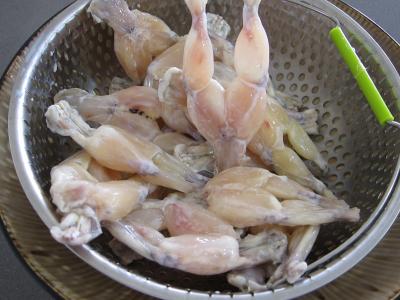 cuisses de grenouilles aux fines herbes