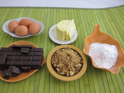 Ingrédients pour la recette : Fondant au chocolat et son pralin
