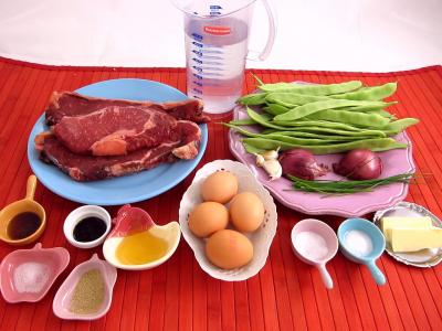 Ingrédients pour la recette : Tartare de boeuf aux haricots plats