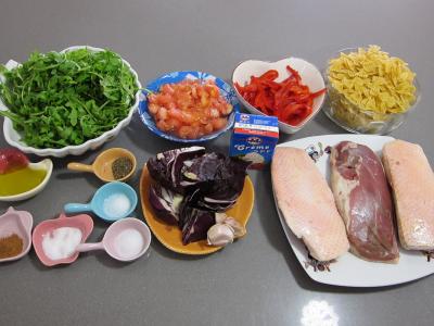 Ingrédients pour la recette : Fricassée de légumes et son magret de canard