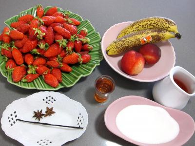 Ingrédients pour la recette : Fraises au kirsch