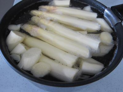 Coquelets au miel et aux pommes caramélisées et aux asperges - 8.4