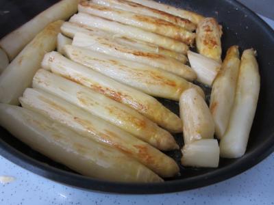 Coquelets au miel et aux pommes caramélisées et aux asperges - 11.1
