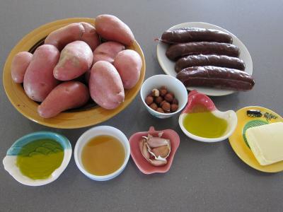 Ingrédients pour la recette : Miel aux pommes de terre et au boudin