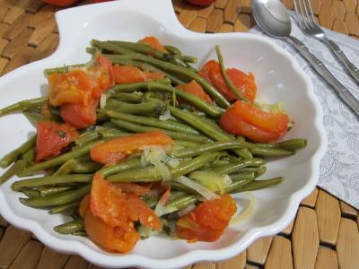 Cuisson à l'autocuiseur : Saladier de haricots verts à la portugaise
