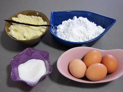 Ingrédients pour la recette : Macarons à la vanille