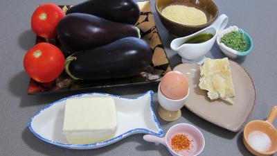 Ingrédients pour la recette : Aubergines à la mozzarella façon italienne