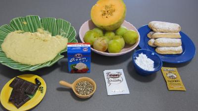 Ingrédients pour la recette : Trifles aux prunes et graines de tournesol