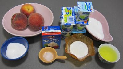 Ingrédients pour la recette : Crémets aux pêches