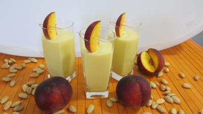 Recette Cocktail de lait d'amandes aux pêches