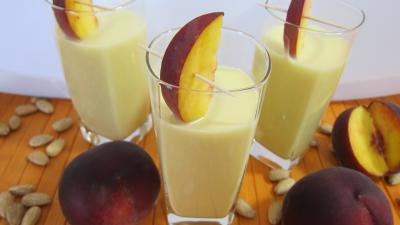 Cocktail de lait d'amandes aux pêches - 6.2