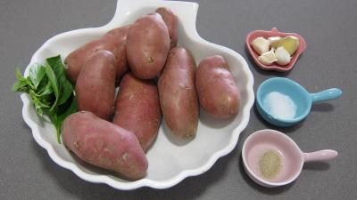 Ingrédients pour la recette : Paillassons de pommes de terre